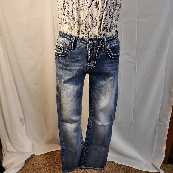 Miss Me Capris - Picture 4 of 7